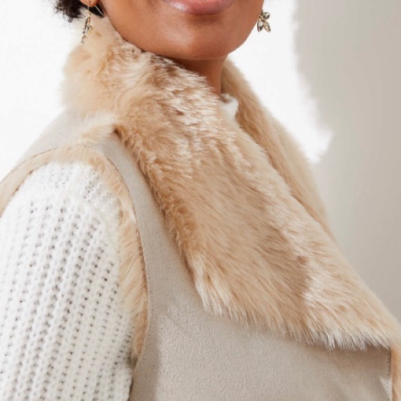 Loft Beige Faux Fur Reversible Vest - Picture 2 of 8
